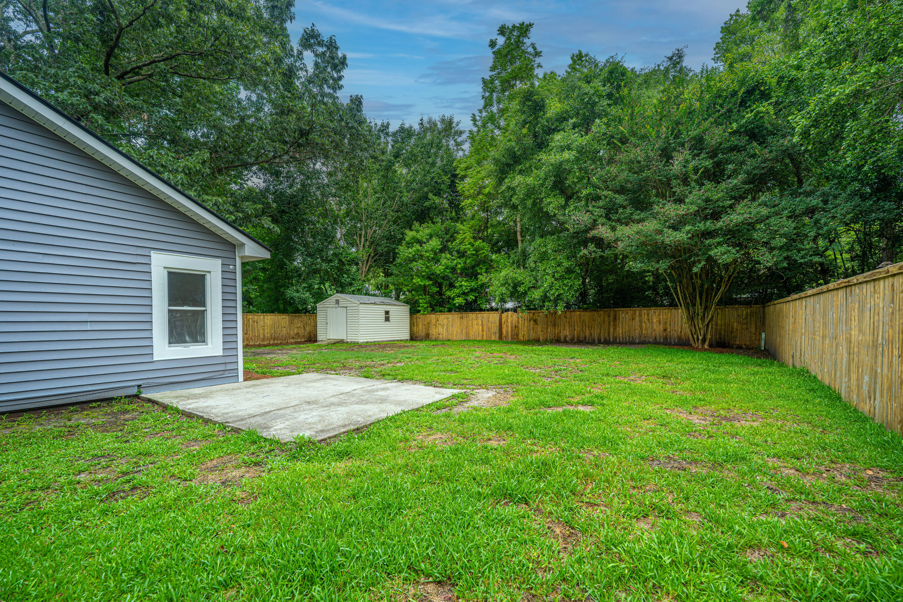 105 Glebe Road Summerville, SC 29485 - Photo 29 of 37 105GlebeRd034