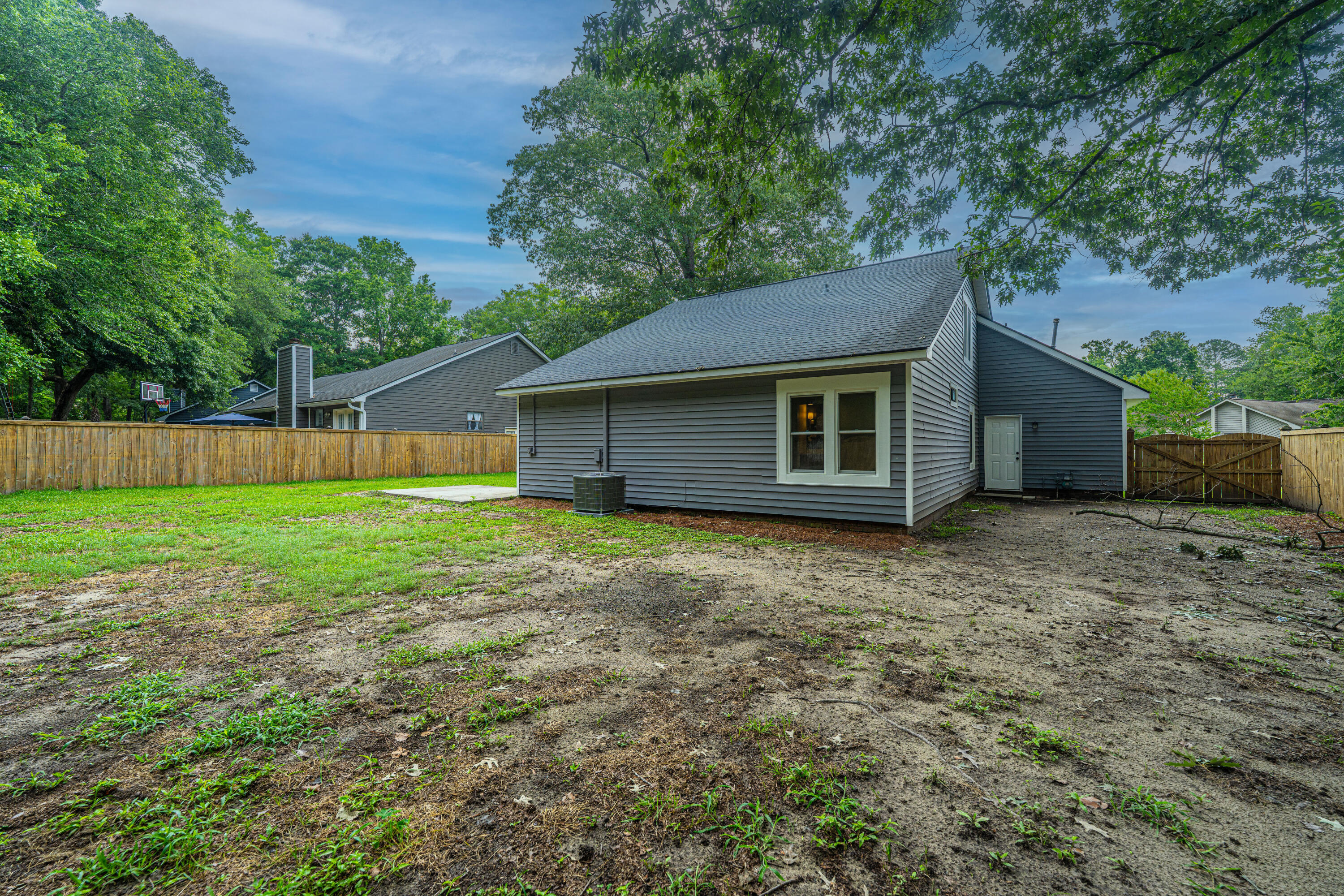 105 Glebe Road Summerville, SC 29485 - Photo 31 of 37 105GlebeRd037