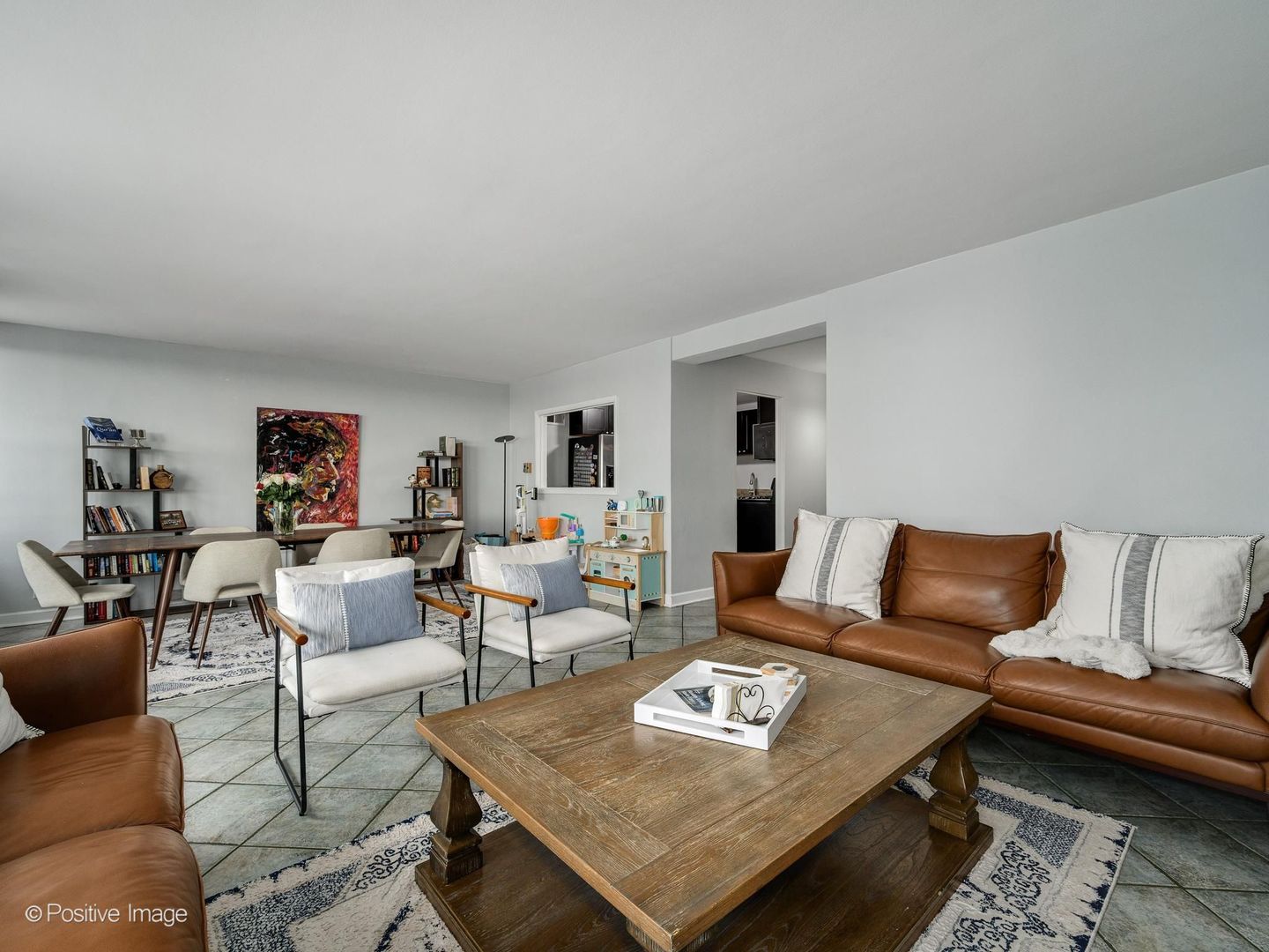 5801 North Sheridan Road, Unit 16B Chicago, IL 60660 - Photo 8 of 23 a living room with furniture and a couch
