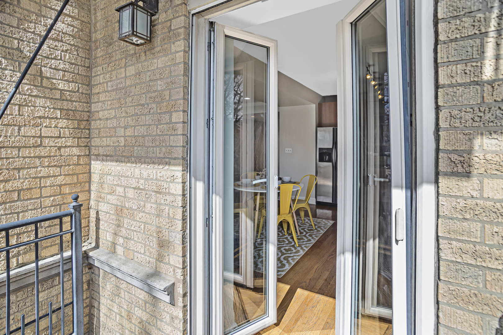 1210 West Roscoe Street, Unit 1 Chicago, IL 60657 - Photo 19 of 20 a view of a bathroom