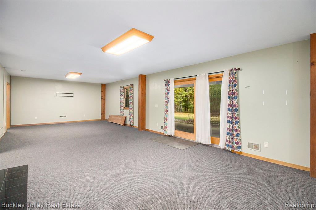 3278 Warner Road Howell, MI 48855 - Photo 23 of 39 Gallery Image 23