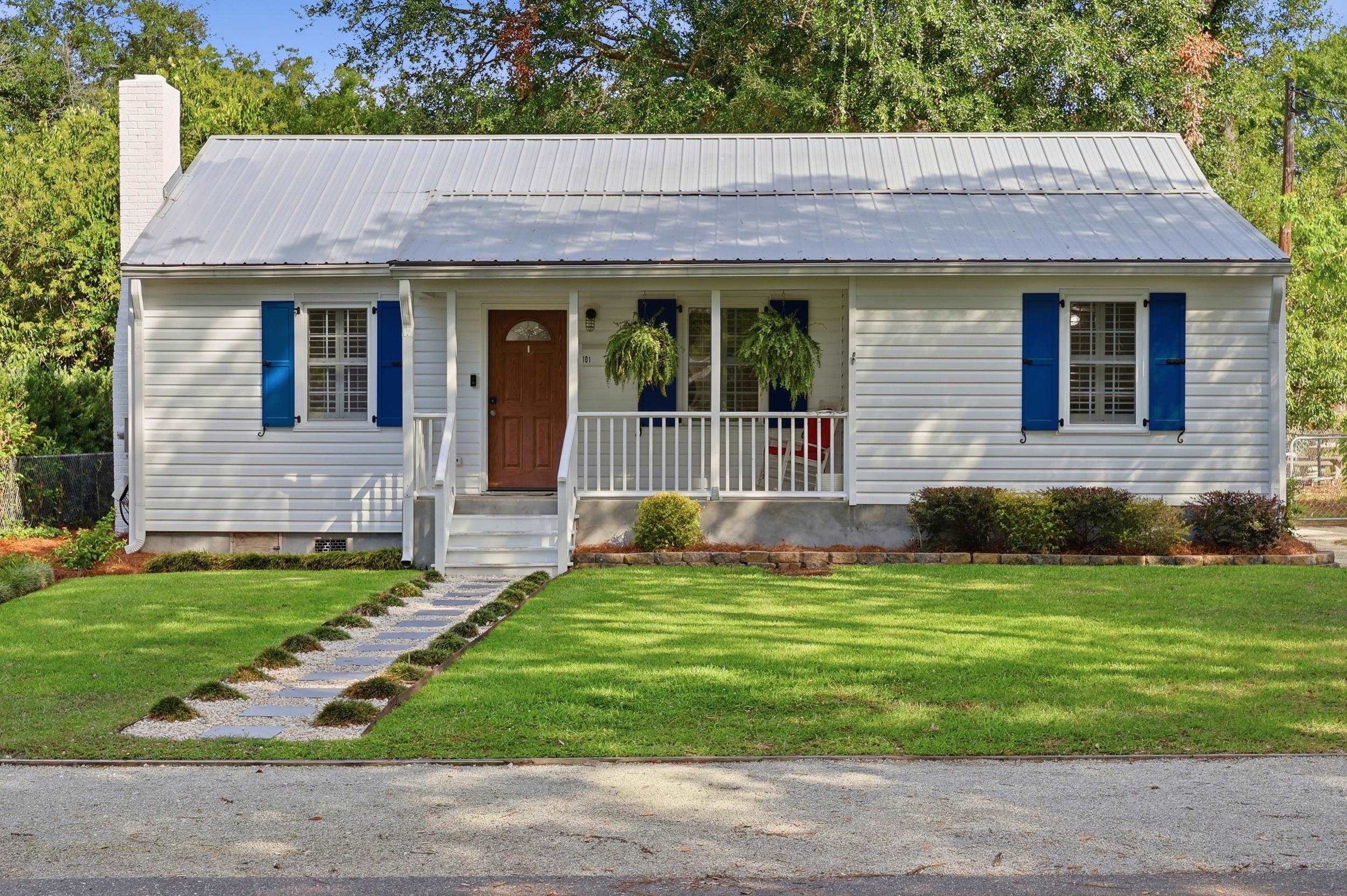 101 Howard Street Georgetown, SC 29440 - Photo 1 of 35