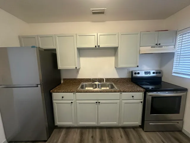 $2,100 | 555 West 6th Street, Unit 1, Riviera Beach, FL 33404