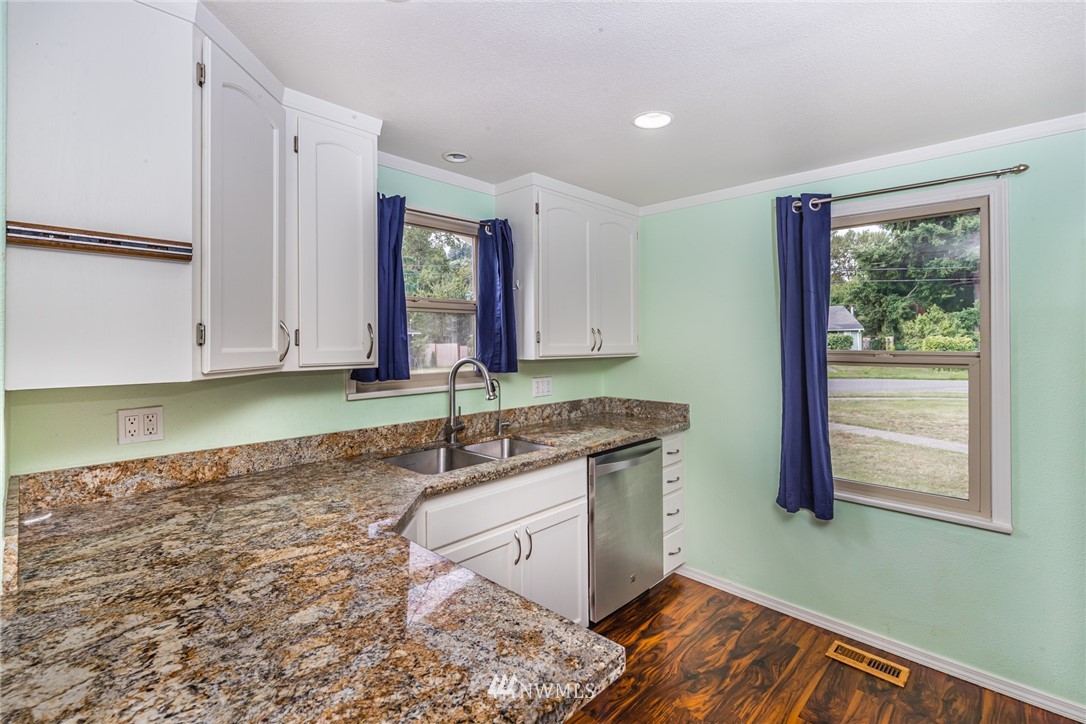 3101 Southeast 5th Street Renton, WA 98058 - Photo 8 of 18