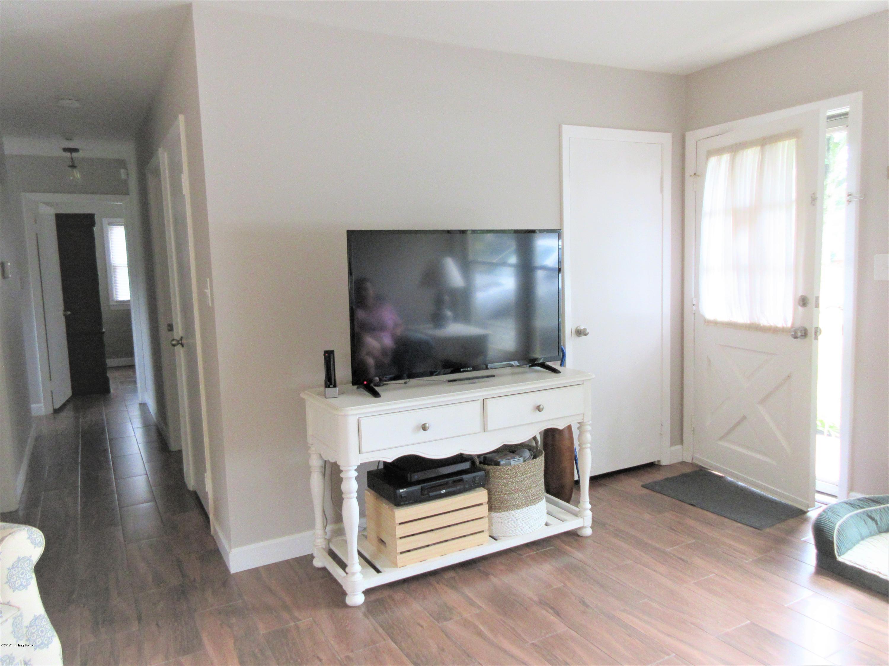 livingroom w/coat closet