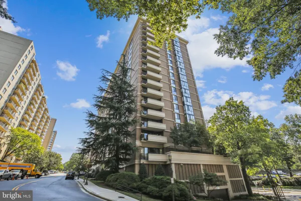 $2,950 | 4620 North Park Avenue, Unit 305W, Chevy Chase, MD 20815