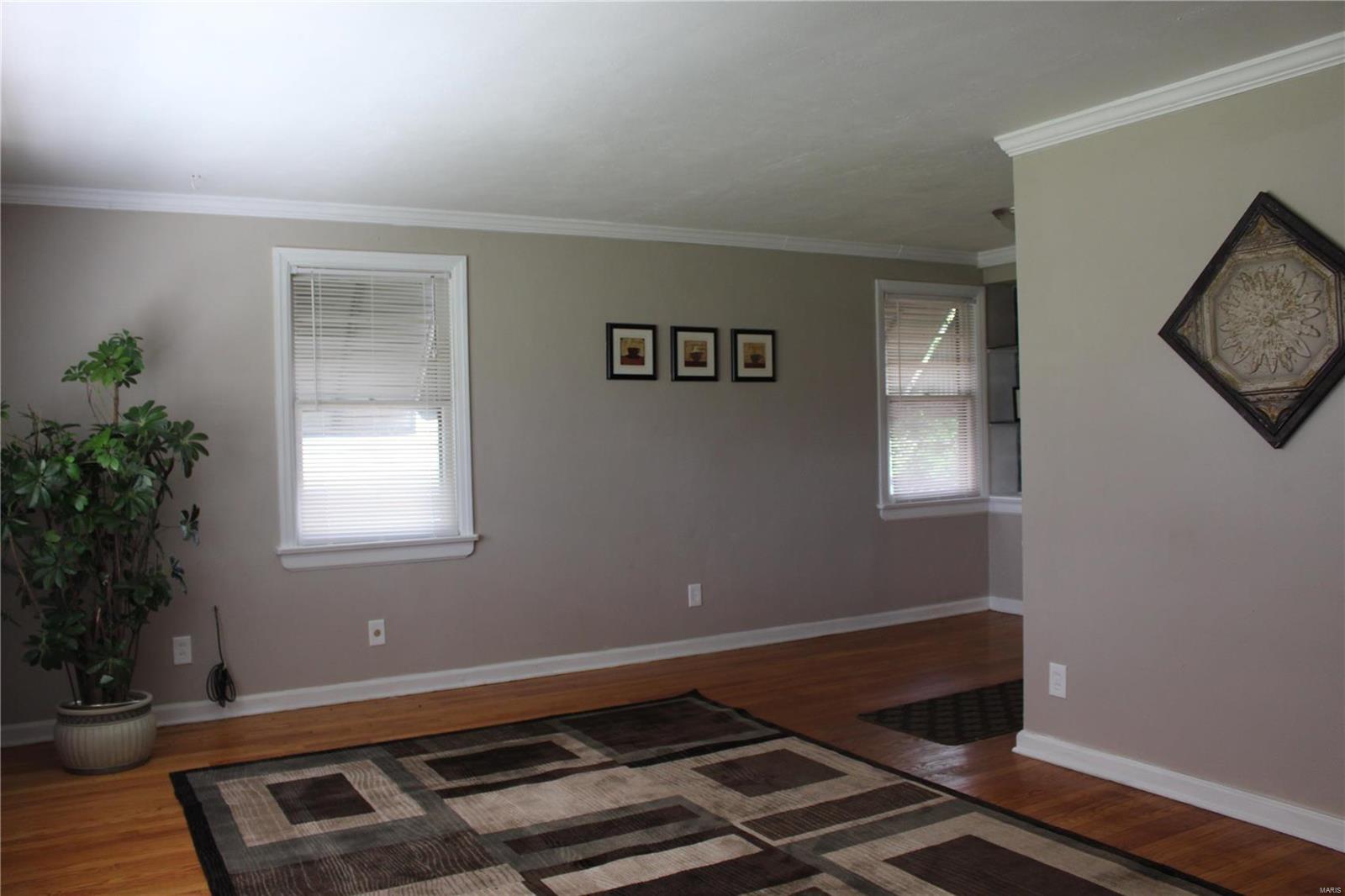 10415 Big Bend Road St. Louis, MO 63122 - Photo 3 of 19 Gallery Image 3