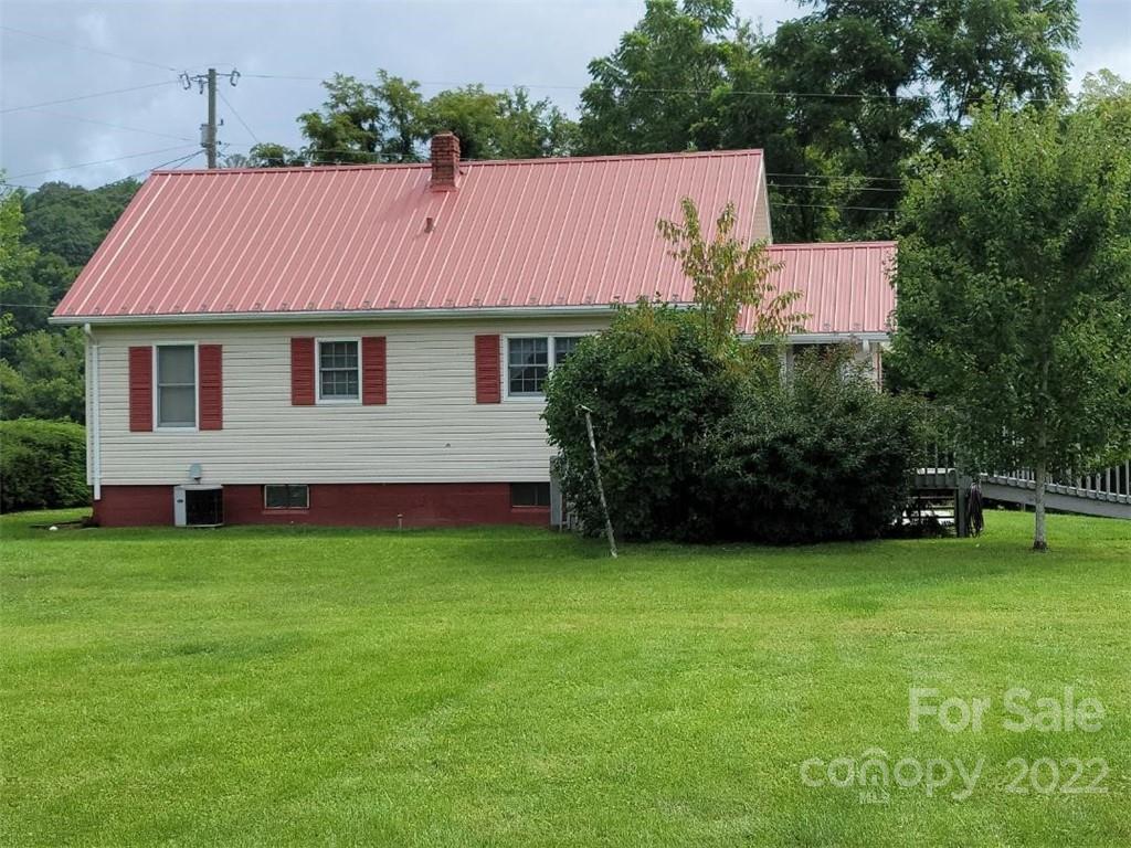 100 Hicks Road Burnsville, NC 28714 - Photo 3 of 42 Gallery Image 3