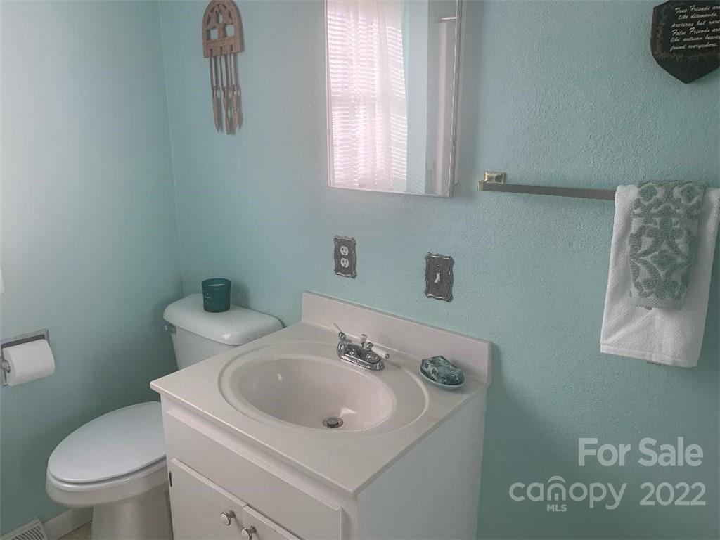 100 Hicks Road Burnsville, NC 28714 - Photo 33 of 42 Gallery Image 33
