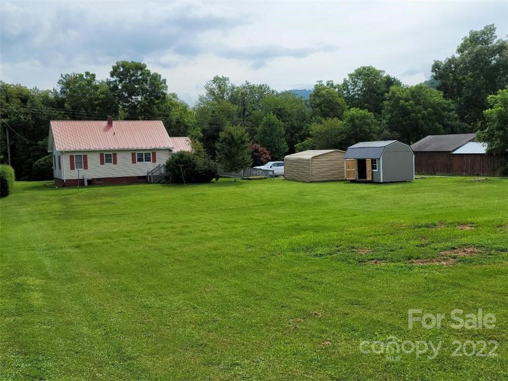 100 Hicks Road Burnsville, NC 28714 - Photo 6 of 42 Gallery Image 6