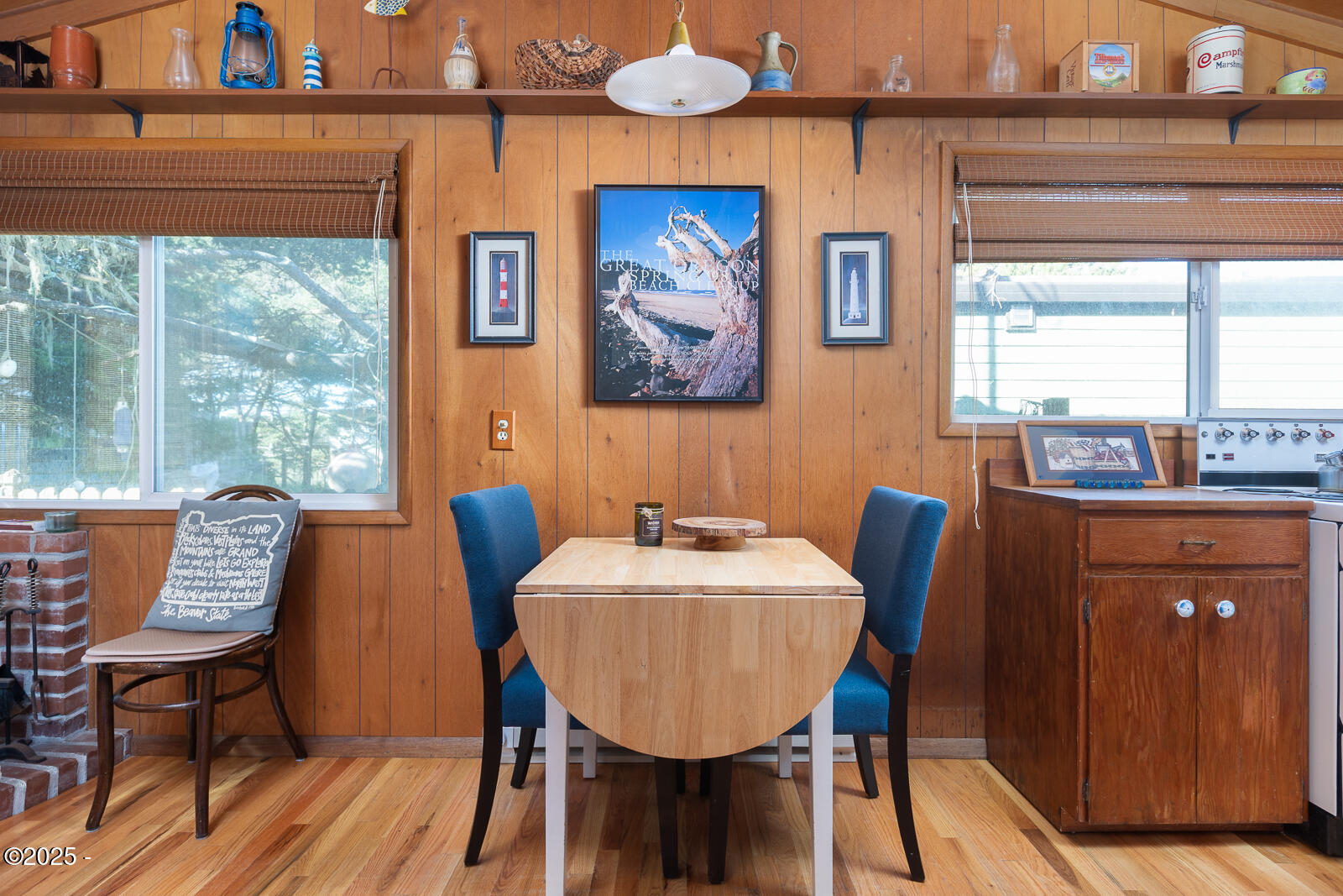 48250 Hawk Street Neskowin, OR 97149 - Photo 5 of 21 Dining space