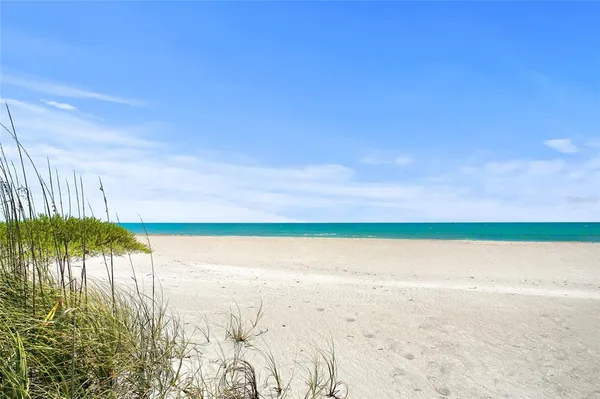$580,000 | 915 Beach Road, Unit 215, Siesta Key, FL 34242