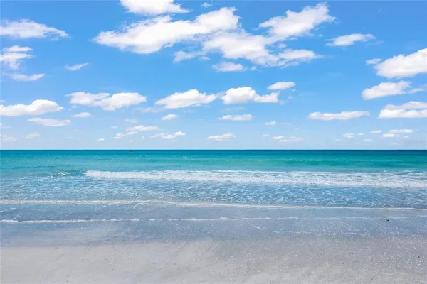 $580,000 | 915 Beach Road, Unit 215, Siesta Key, FL 34242