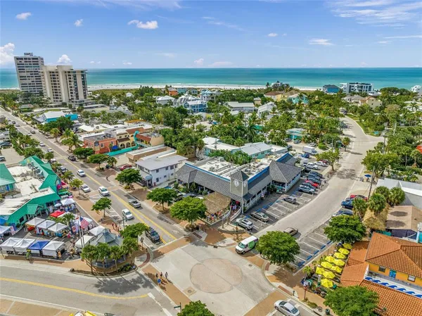 $580,000 | 915 Beach Road, Unit 215, Siesta Key, FL 34242