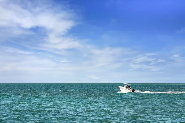 $580,000 | 915 Beach Road, Unit 215, Siesta Key, FL 34242
