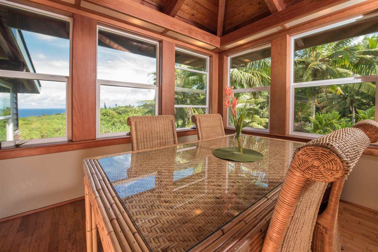 101 West Waipio Road Haiku, HI 96708 - Photo 14 of 30 a living room with furniture