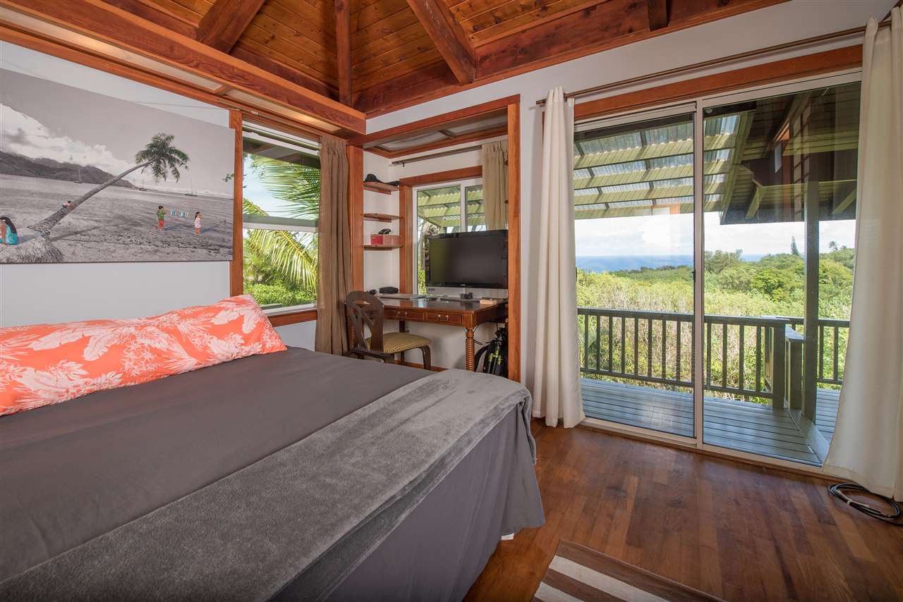 101 West Waipio Road Haiku, HI 96708 - Photo 15 of 30 a living room with a large window