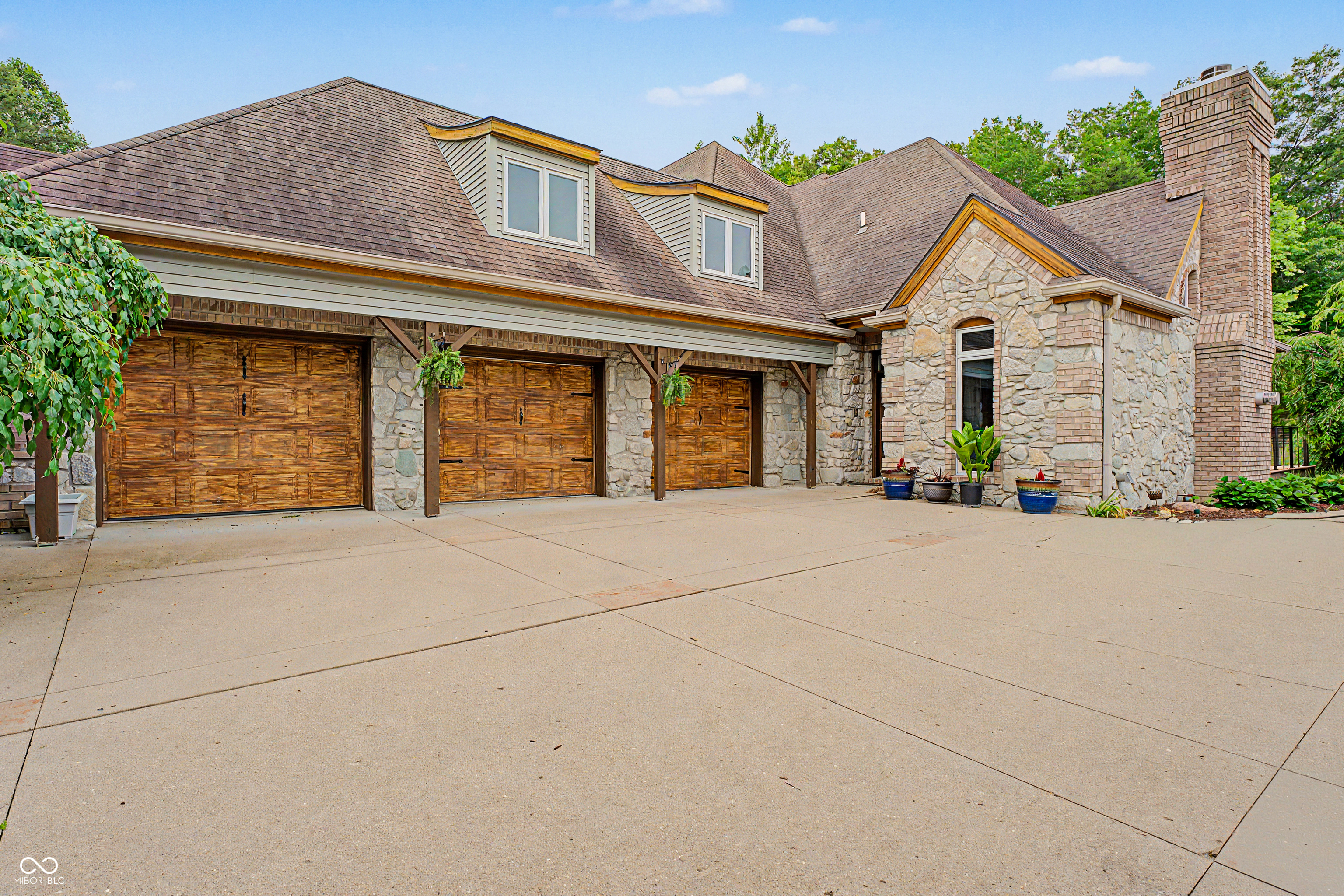 12980 West Mt Healthy Road Columbus, IN 47201 - Photo 6 of 123