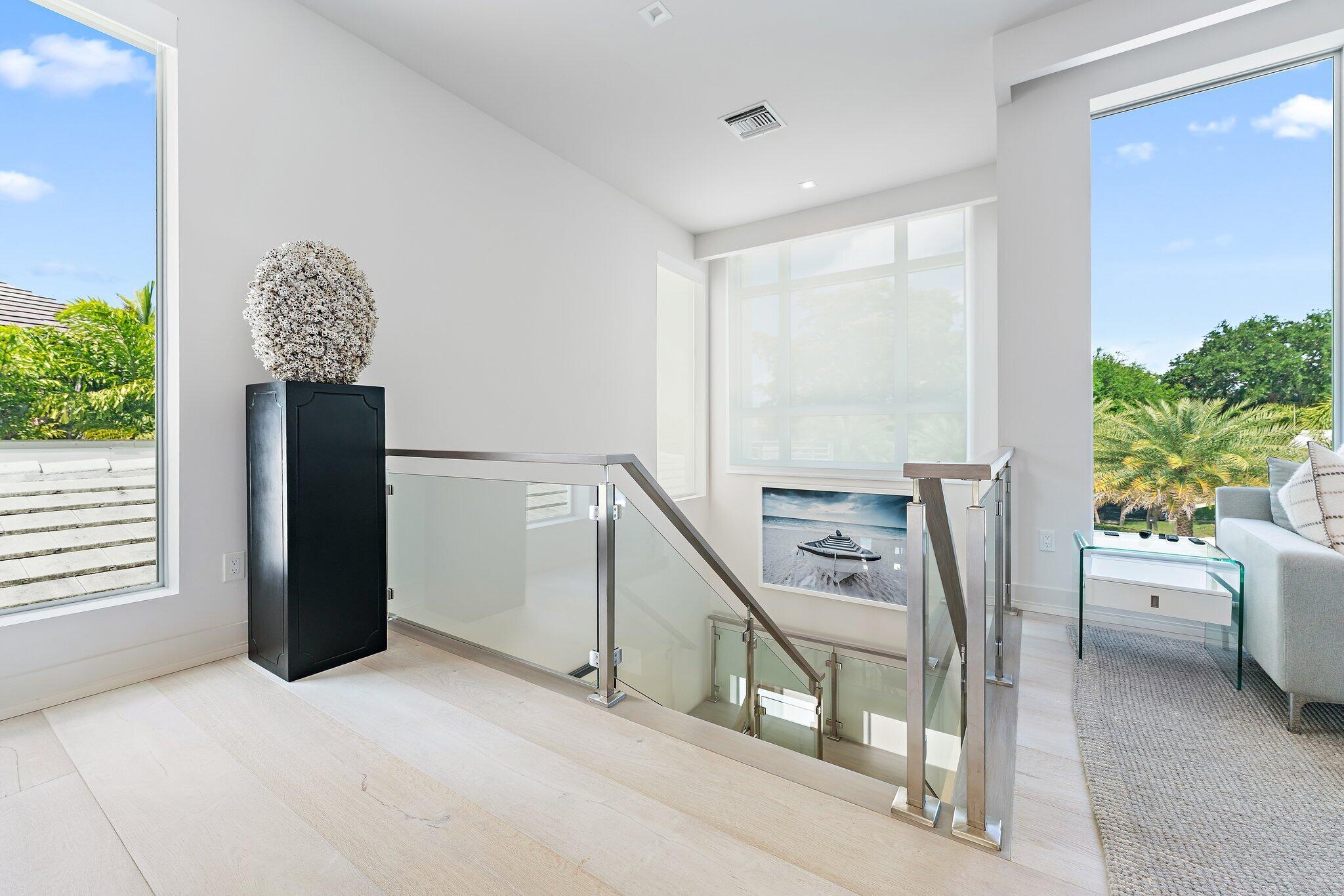 2162 Radnor Road North Palm Beach, FL 33408 - Photo 33 of 71 2nd FL Landing
