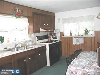 725 Valley Road Phoenixville, PA 19460 - Photo 3 of 6 Kitchen