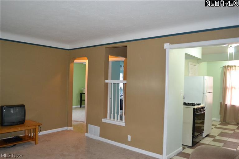 4538 Fulton Road Cleveland, OH 44144 - Photo 5 of 14 Gallery Image 5