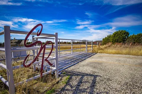 $193,000 | 198 South Rnch Drive, Graham, TX 76450
