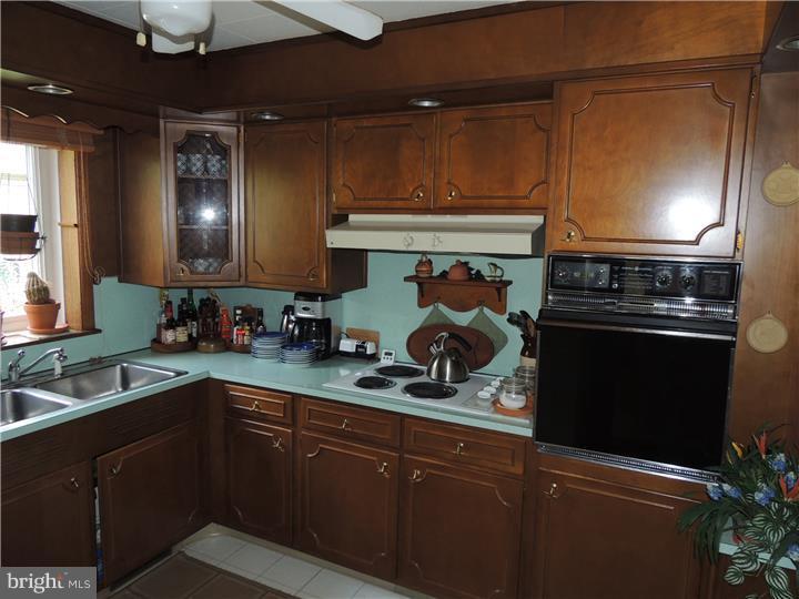 80 Cannon Place Oreland, PA 19075 - Photo 10 of 18 Kitchen