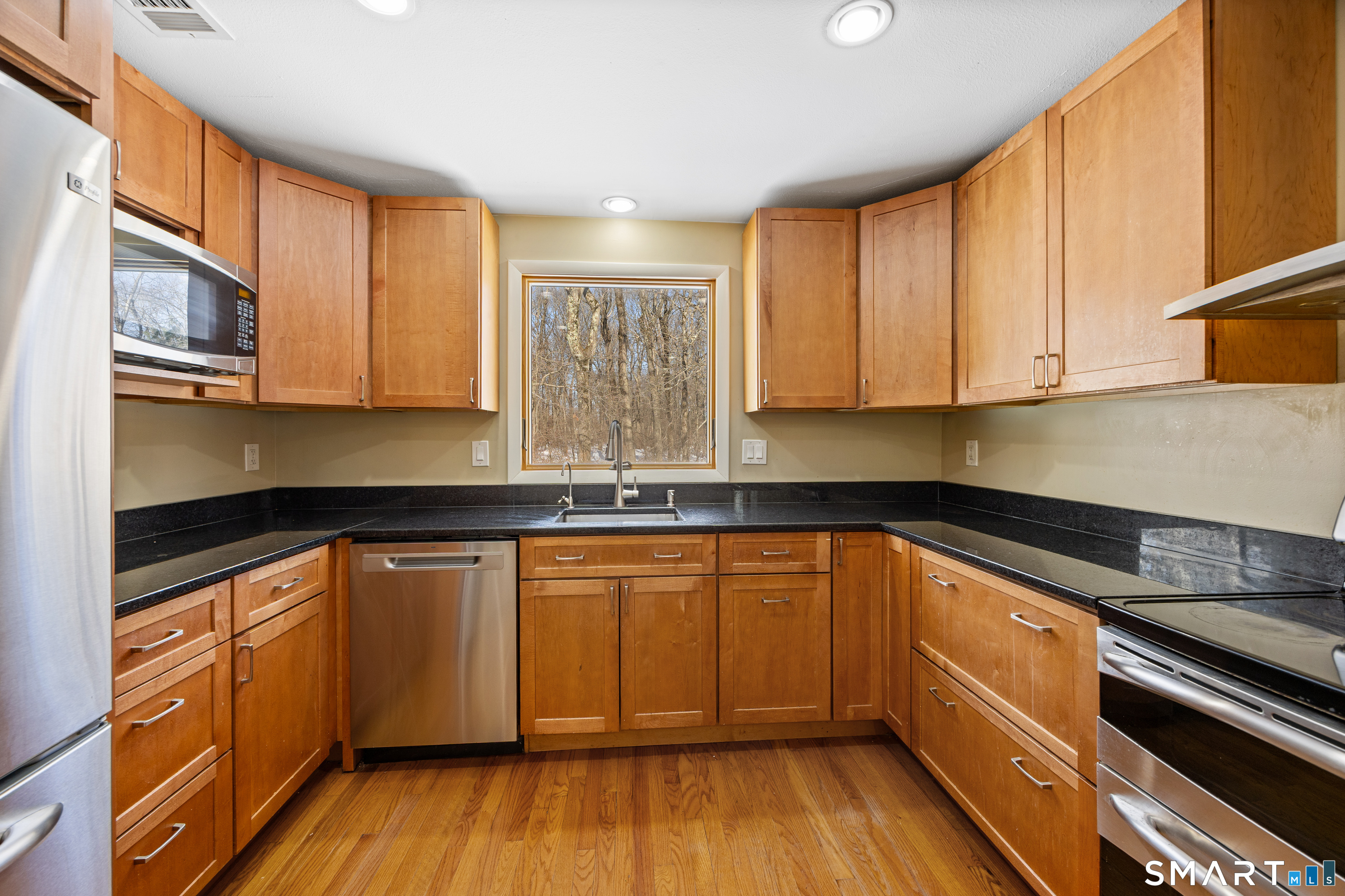 201 Tunxis Road Bristol, CT 06010 - Photo 8 of 30