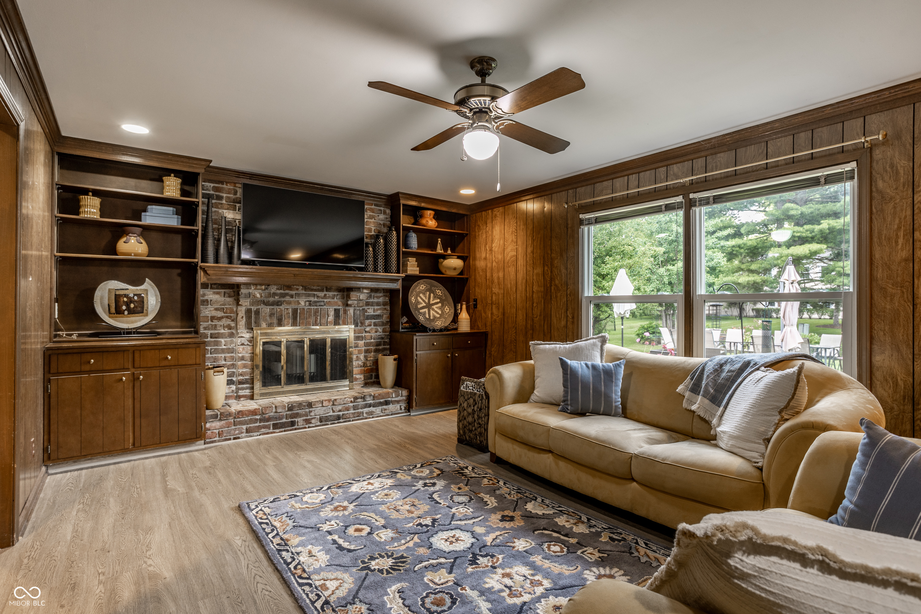 8805 Sawleaf Road Indianapolis, IN 46260 - Photo 9 of 35 Gallery Image 9