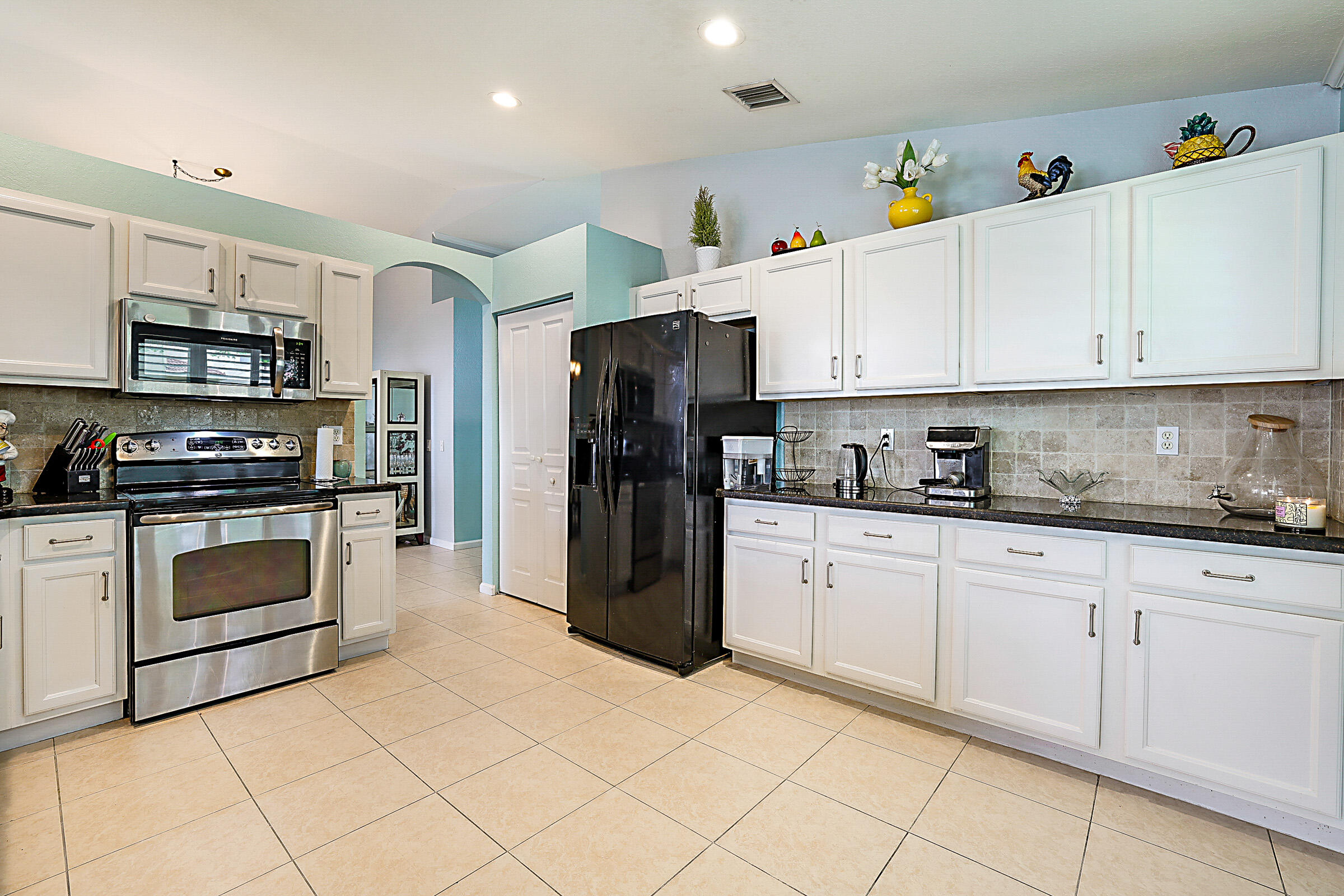 5028 Solar Point Drive Greenacres, FL 33463 - Photo 11 of 32 5028 Solar Point Drive-15