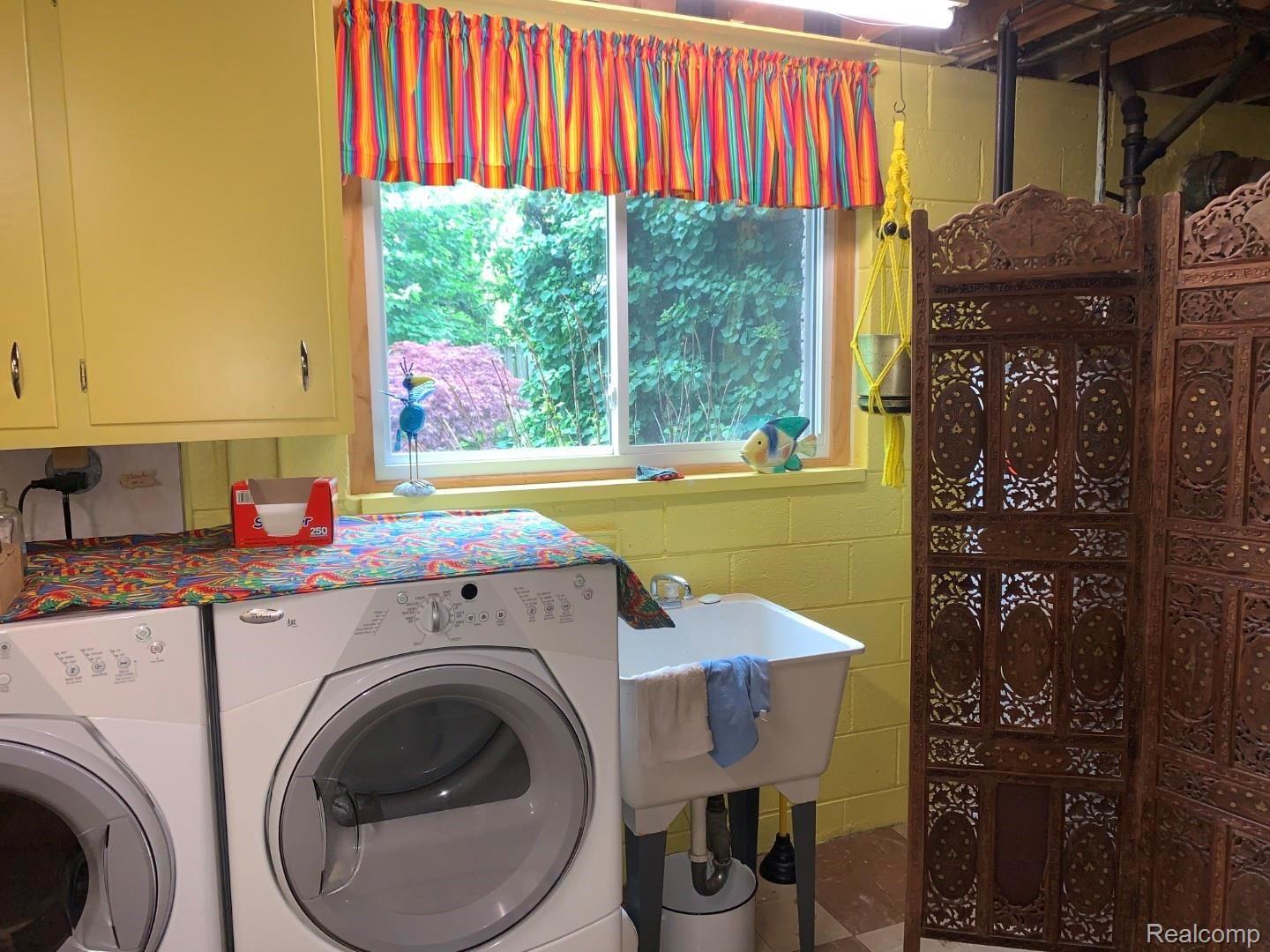 739 Wilwood Road Rochester, MI 48309 - Photo 64 of 99 LaundryRoom (4).jpg