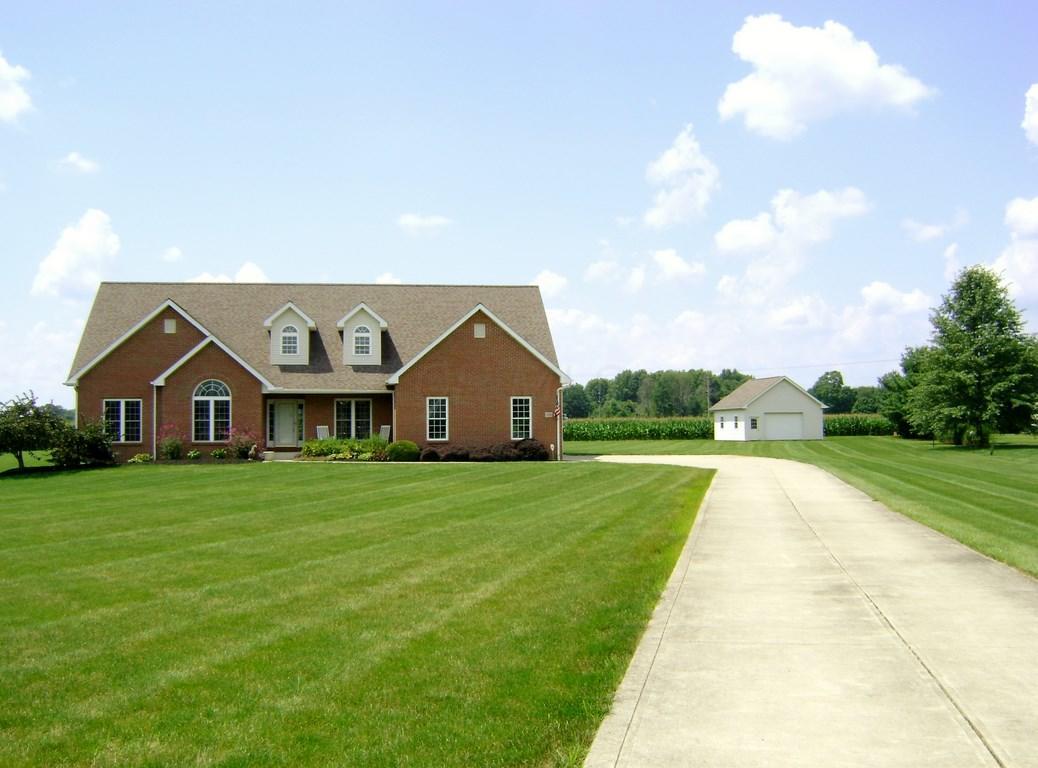 293 Holder Road Northeast Baltimore, OH 43105 - Photo 2 of 40