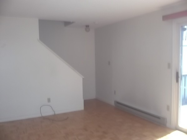 283 Fuller Road, Unit O Chicopee, MA 01020 - Photo 6 of 23 Gallery Image 6