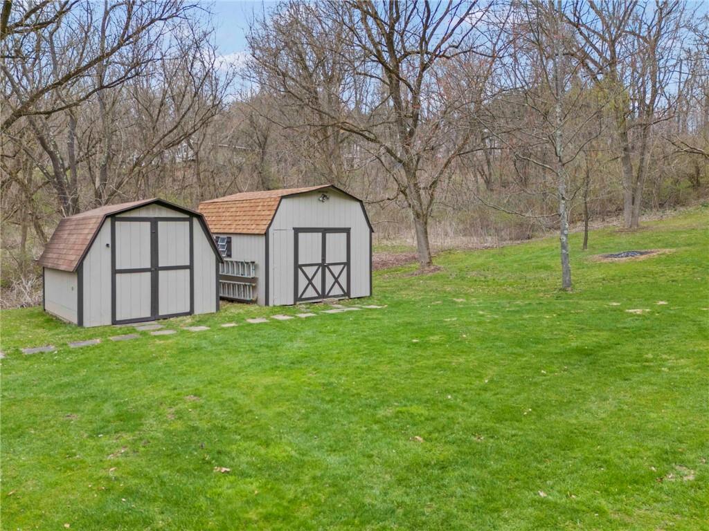 1001 Clinton Frankfort Road Clinton, PA 15026 - Photo 10 of 38