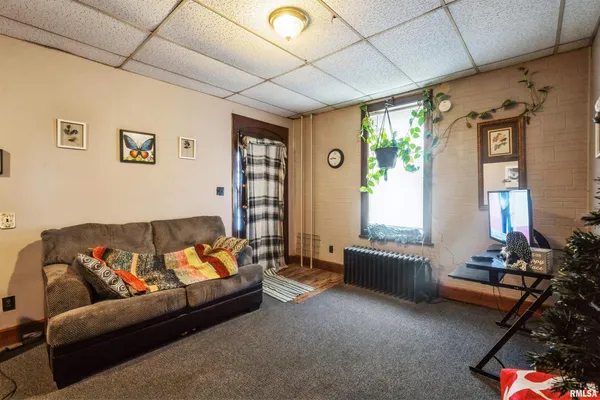 $139,000 | 557 6th Avenue South, Clinton, IA 52732