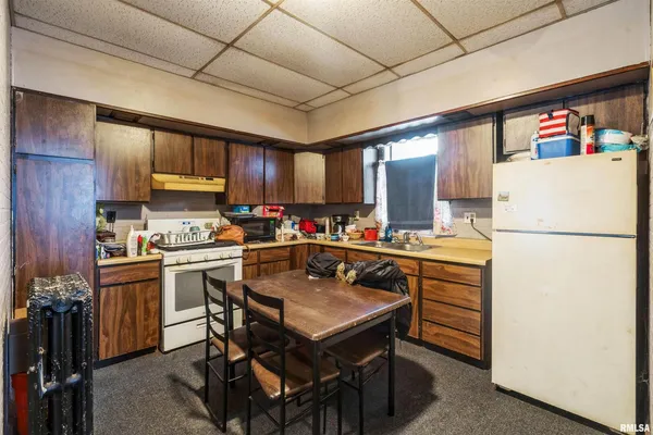 $139,000 | 557 6th Avenue South, Clinton, IA 52732