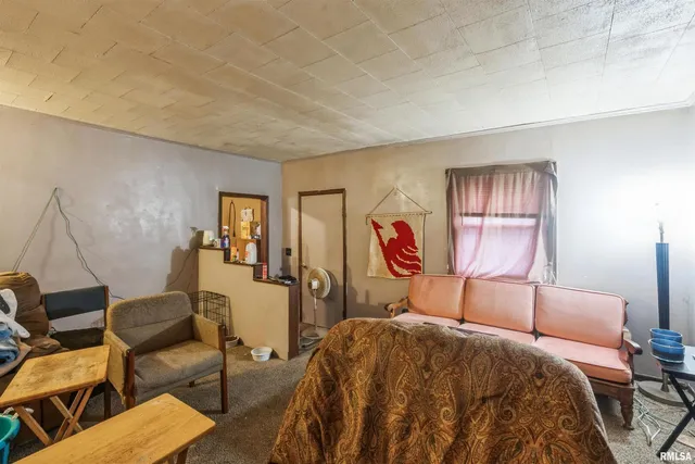 $149,000 | 557 6th Avenue South, Clinton, IA 52732