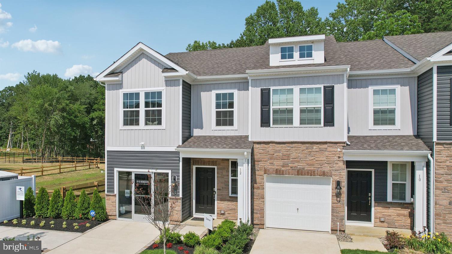 39 Robert Drive Runnemede, NJ 08078 - Photo 3 of 48