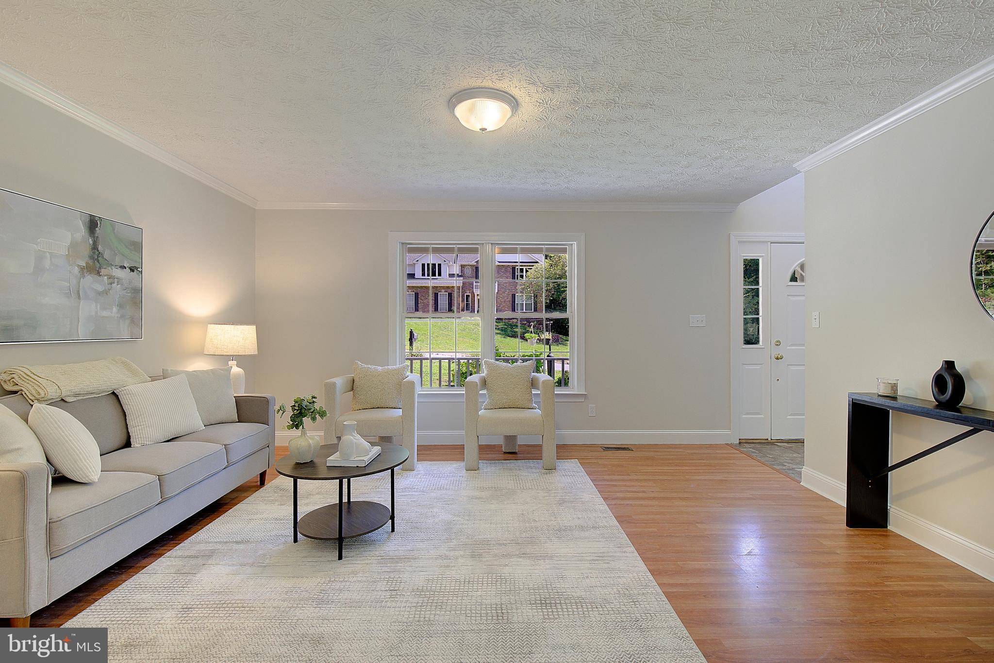 630 Carson Road Huntingtown, MD 20639 - Photo 9 of 59 Living Room