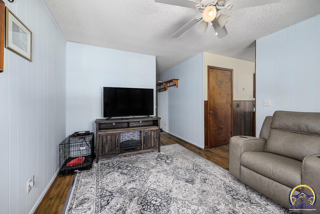 207 Main Street Perry, KS 66073 - Photo 9 of 20