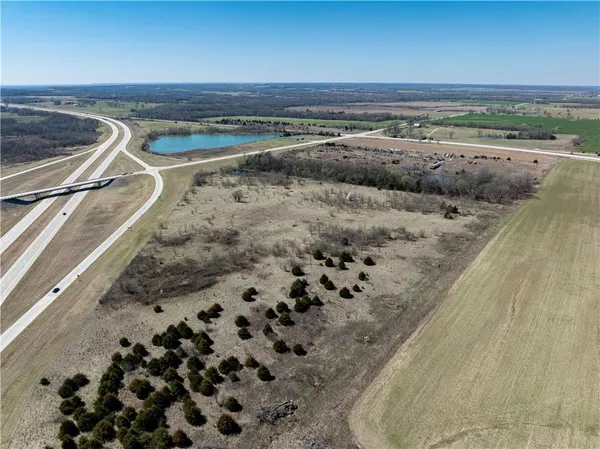 $428,500 | 21082 Highway 52, Pleasanton, KS 66075