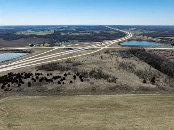 $428,500 | 21082 Highway 52, Pleasanton, KS 66075