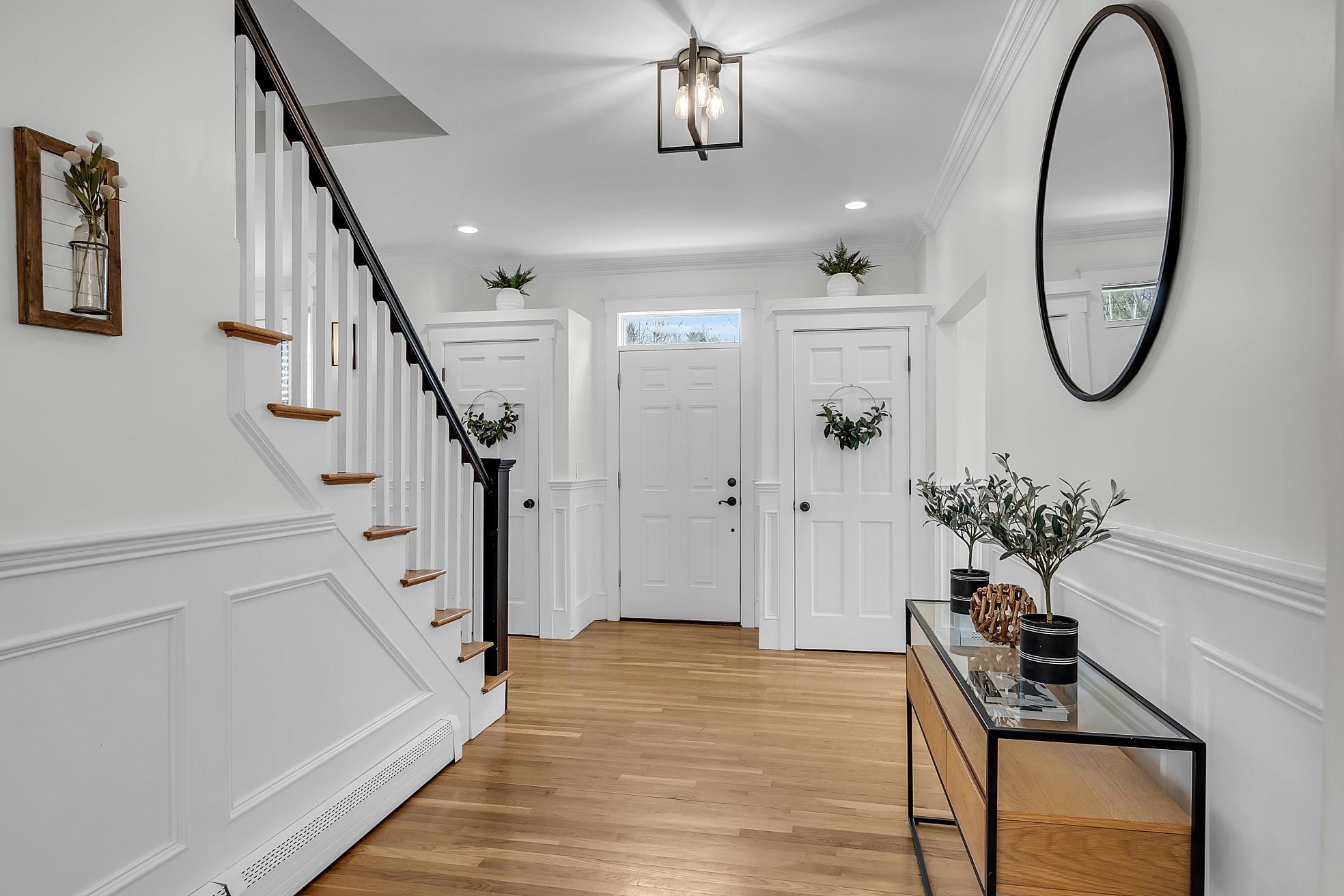 46 Windsor Boulevard Londonderry, NH 03053 - Photo 2 of 40