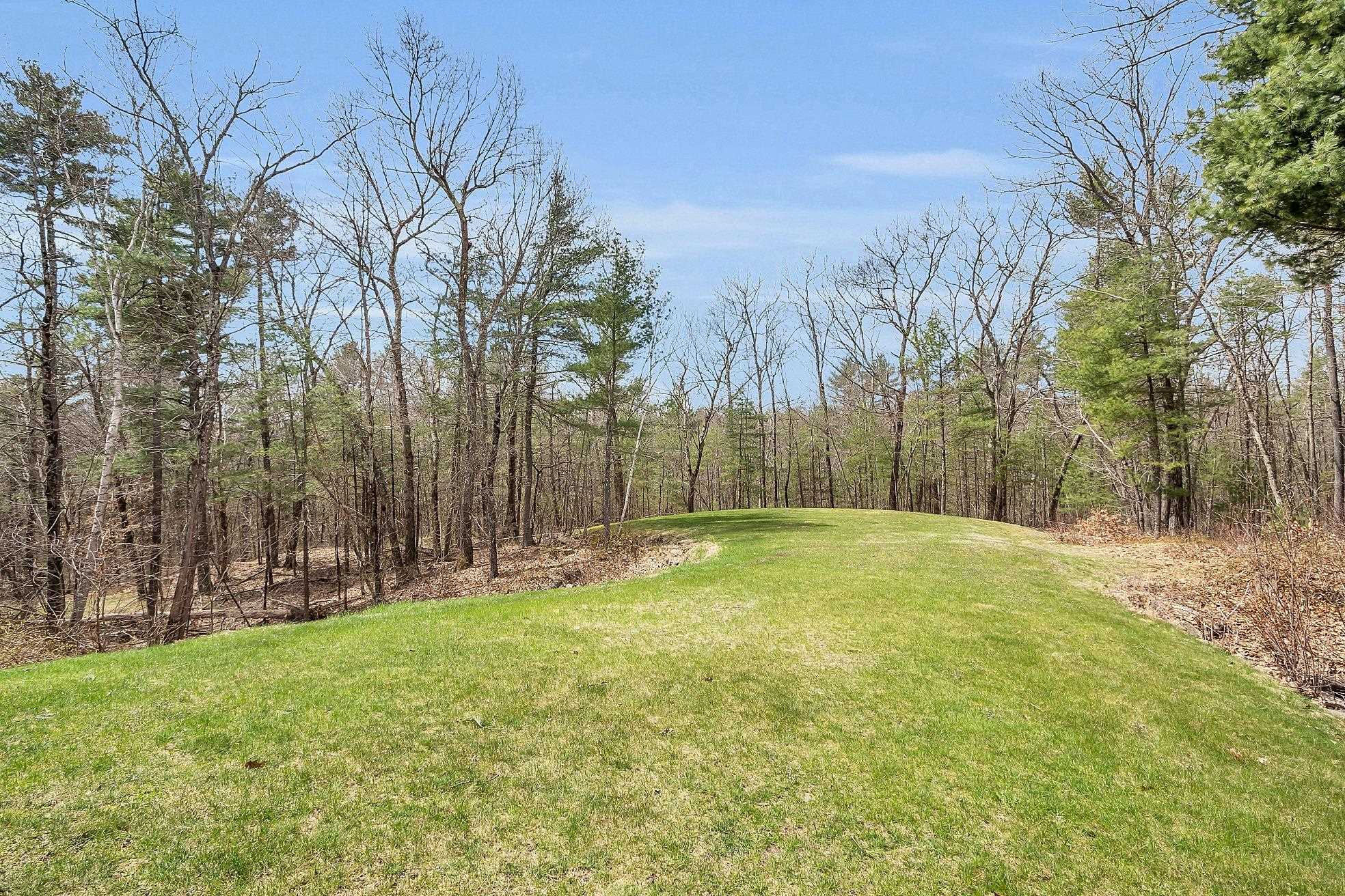 46 Windsor Boulevard Londonderry, NH 03053 - Photo 28 of 40