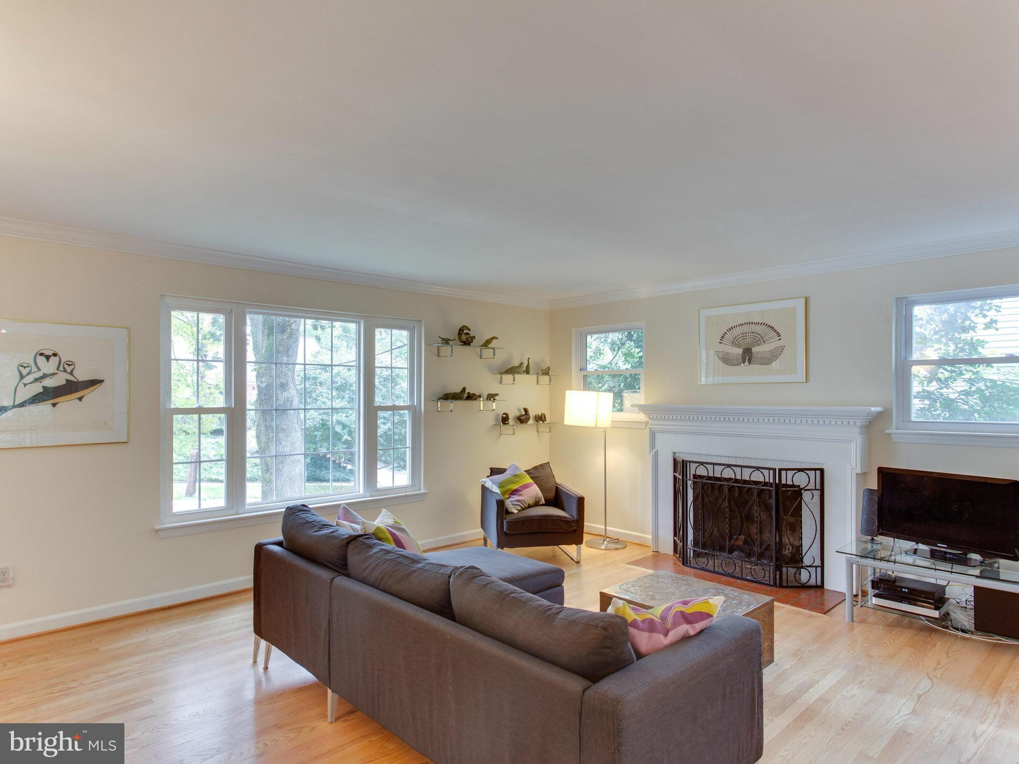 8812 Walnut Hill Road Chevy Chase, MD 20815 - Photo 3 of 23 Living Room