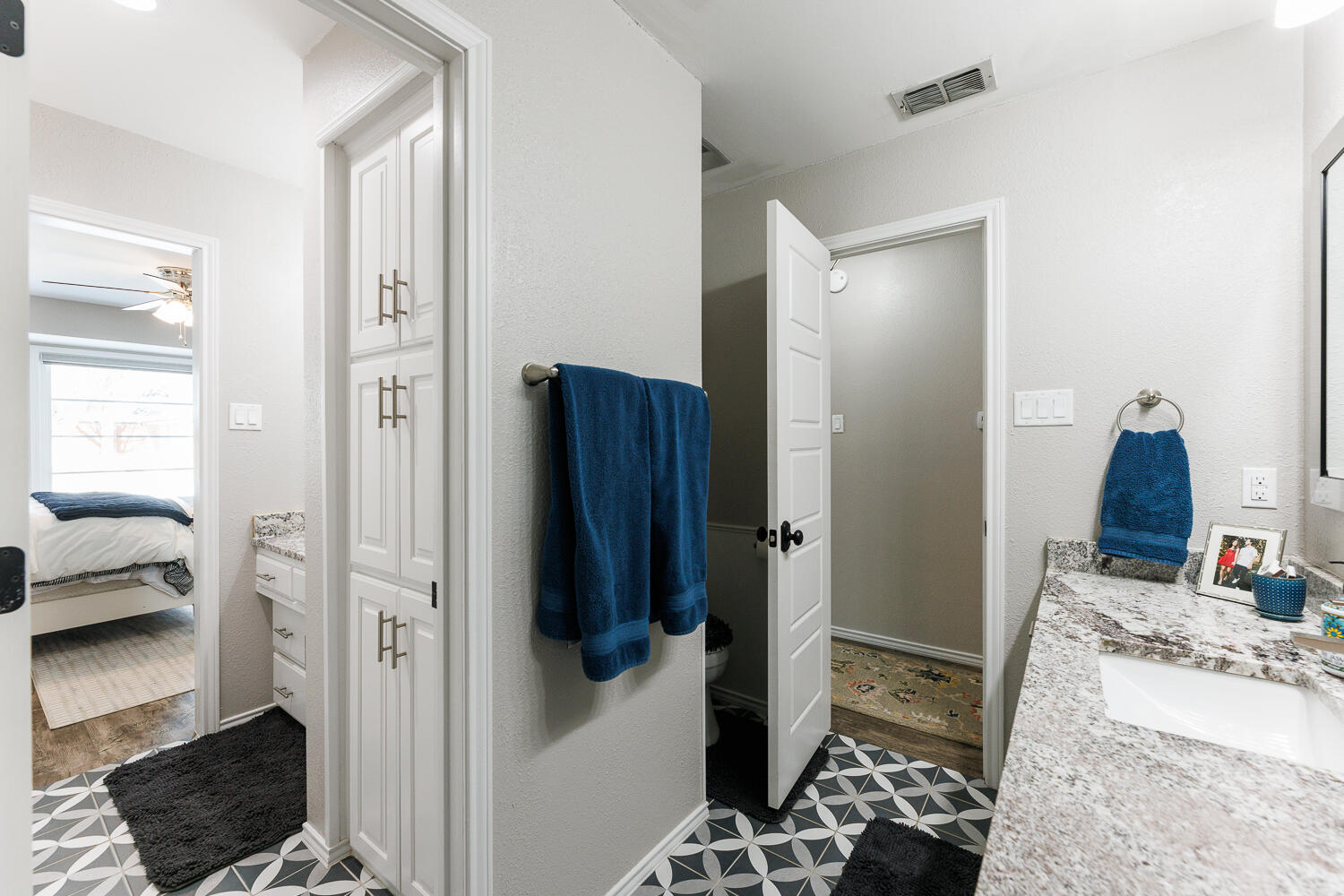 4611 92nd Street Lubbock, TX 79424 - Photo 57 of 82 Second Bathroom