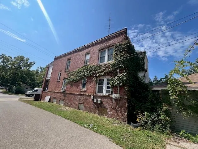 $65,000 | 912 18th Avenue, Rockford, IL 61104