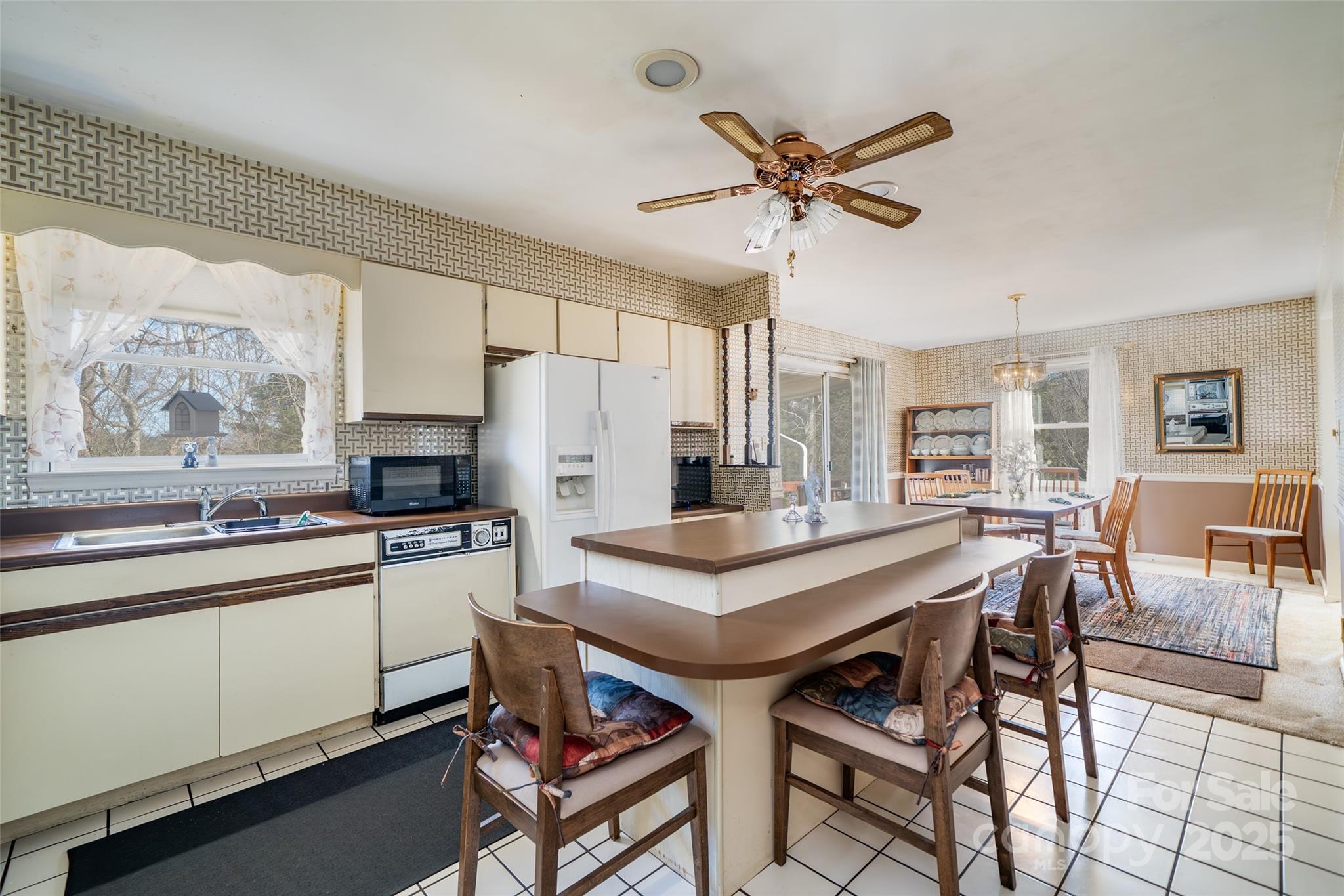 358 Gouges Branch Road Leicester, NC 28748 - Photo 10 of 36