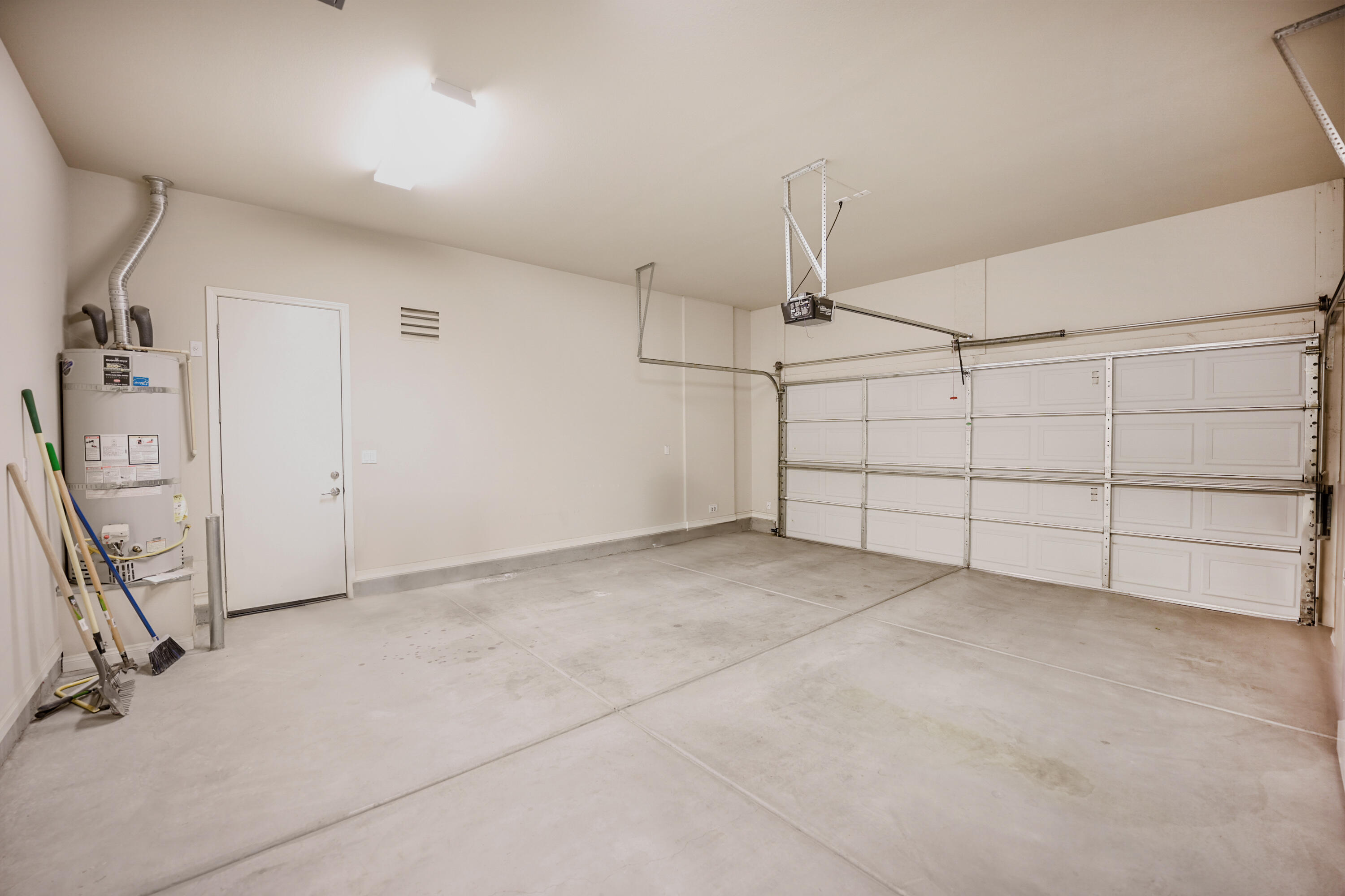 81674 Avenida Celaya Indio, CA 92203 - Photo 21 of 43 a view of a garage