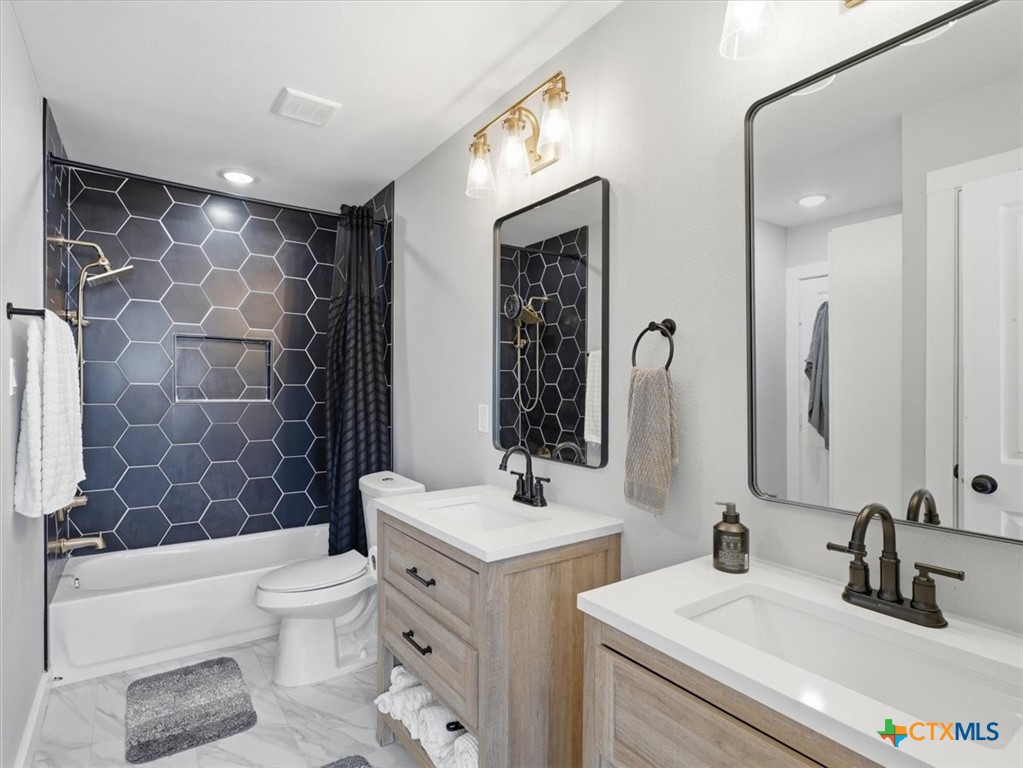 6464 Highview Terrace Watauga, TX 76148 - Photo 11 of 29 Primary Bath